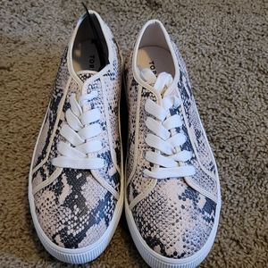 Snake print platform sneakers
